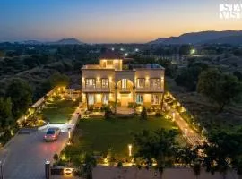 StayVista at The Farm 15 with Pool, Lawn & Scenic View near NIMS & Amity University Jaipur