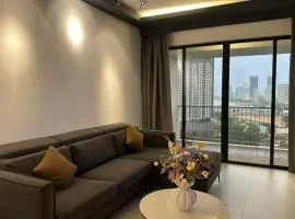 3Bedroom, 2Car Park Seaview with Balcony for 6 pax, The Landmark
