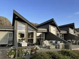 Moderne rekkehus ved havgapet
