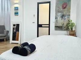 Bright Studio in Shapira