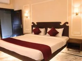 Laal Haveli Kukas