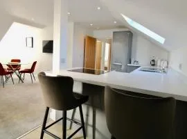 Penthouse new 2 bed 2 apartment