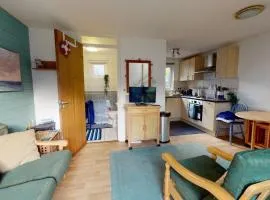 10 Strawberry Hill, Tolroy Manor