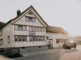 Familien-Chalet am Alpstein für Gruppen bis 12 Personen und Familien, Appenzell Premium Privatunterkunft im Ski- und Wandergebiet Hoher Kasten