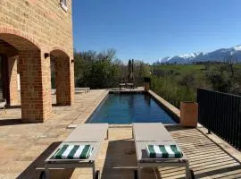 Luxury villa with private heated pool & panoramic Sibillini views in Le Marche