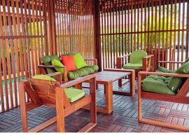 Modern 2BR Apt Kitchen WIFI and AC in North Paramaribo, hotel sa Paramaribo