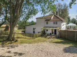 Spacious House with 3 Double Bedrooms in the Countryside