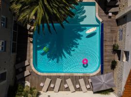 Hôtel Le Square, hotel din Saint-Pierre-dʼOléron