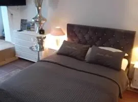 Apartament Corner House