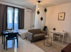 Sasha Collection, Quiet Comfort, Free Parking