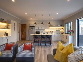 2 Polo Suite Gowrie Village, Hotel in Nottingham Road