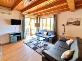 Haus 16 im Natur Ferienpark, Natur, Abenteuer und Entspannung für unvergessliche Urlaubstage, Hotel in Nieheim