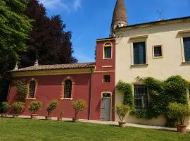 Wisteria Lodge by Veneto Villa
