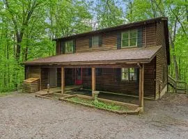 Huge Cabin w Hot Tub, Deck, Grill, Fire Pit, WiFi