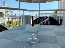 House near the beach with free parking, sea view
