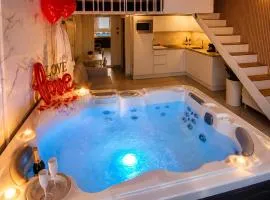 Villa Bono Romantic Suite & Private Jacuzzi