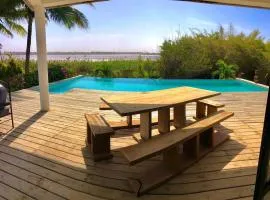 Villa Jean MALOUF,pieds dans le lac rose