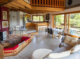 Le Grand Nid - Gîte La Maison Alvéole, hotel i Sciez