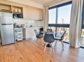 Just 100 meters from Shopping del Sol, hotel di Asuncion