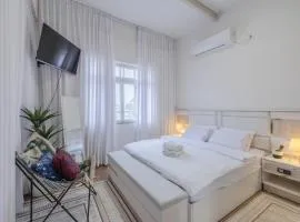 Harbor Balcony – 3-Room Apt, Central Haifa