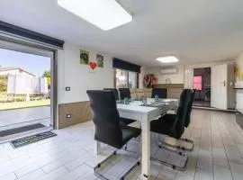 Momolea Holiday Home