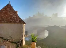 La maison Carré - a romantic house by the river for two
