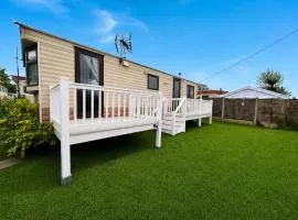 The Hemsbee Static caravan 117 Sandsgate Hemsby