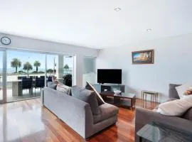 Harbor Shores - Oceanfront Escape close to Shops