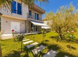 White Escape 3BR Luxury Lalzi Beach Villa by PikHost