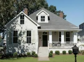 Magazine Featured 1890s Home, Pets, Yard, 8min-DT