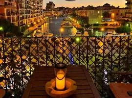 Premium Oceanside Apartment, Pool, Parking