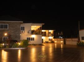 Royal N's Hotel, hotel v destinaci Amanfro