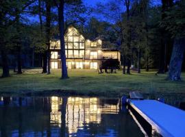 New Construction 7 bedroom luxury lakefront home in golf neighborhood, hotel u gradu Swanton