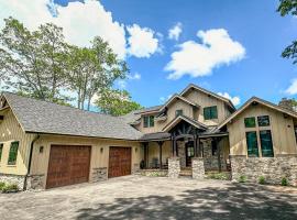 New Stunning Luxury Lake Access Home Community Pool، فندق في ماكهنري