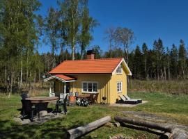 Dalslands-torp nära vattnet, Hotel in Mellerud