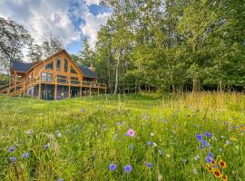 New: Modern Cabin Home with Free Golf More, hotel u gradu Swanton