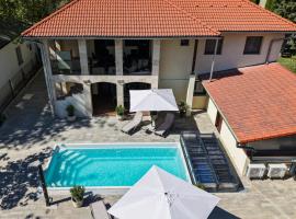 Mirage Apartments & Pool - Balatonboglar, hotel a Balatonboglár