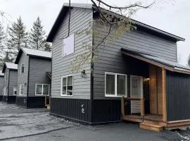 Seward Mountain View Cabins #9