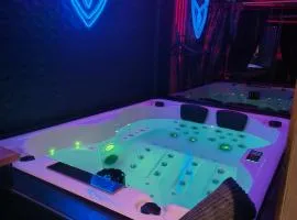 Luxuria - Jacuzzi et Hammam