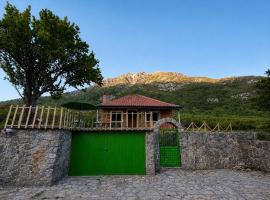 Villa Adi, hotell i Ducaj