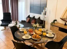 Apartamento NURIA Planta Baja con Patio Privado y Aire Acondicionado en pleno Centro