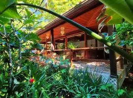 Aratinga Inn