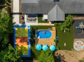 5 BR Resort home w Pool, hot tub 10 min downtown Charlotte