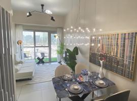 Perfect 1BR With Magnificant Bayview Garden View Near Okada, Solaire, Aiports, FREE PARKING, hotell i Manila