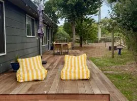 The Deck at VB - Linen, Wi-Fi, Pets, Secured Yard