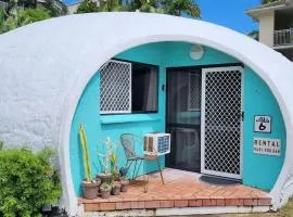 1 BR Famous Beach-Front Dome at Trinity Beach, Sleeps 4