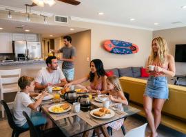 Awesome 3BR 2BTH 1 Block To Beach C2, отель в Ньюпорт-Бич