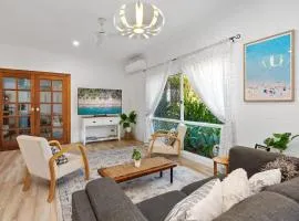 Trinity Charm - Beachside Family Getaway with Pool