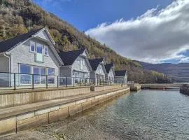 Stunning Home In Sandeid With Wifi