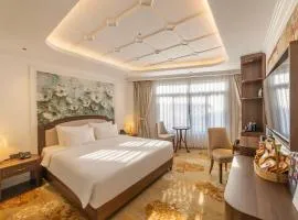 La Chérie Boutique Hotel